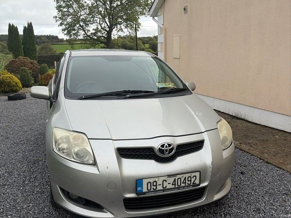 Toyota Auris Hatchback, Petrol, 2009, Silver