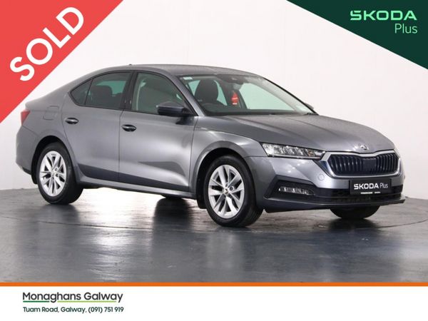 Skoda Octavia Hatchback, Diesel, 2023, Grey