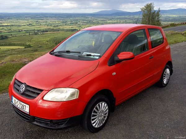Volkswagen Fox Hatchback, Petrol, 2010, Red