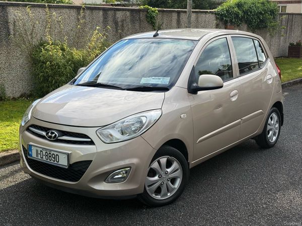 Hyundai i10 Hatchback, Petrol, 2011, Gold