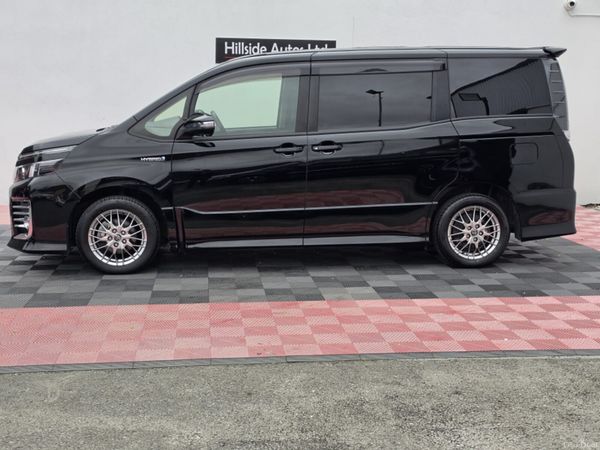 Toyota Voxy MPV, Petrol Hybrid, 2016, Black