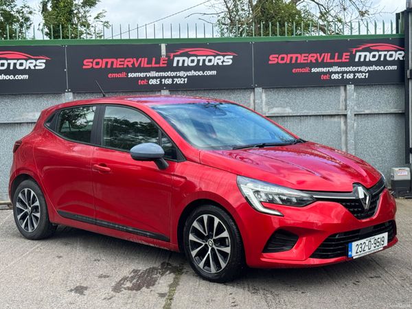 Renault Clio Hatchback, Petrol, 2023, Red