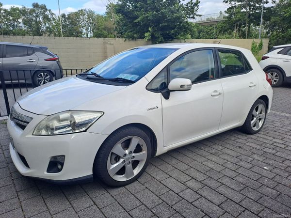 Toyota Auris Hatchback, Petrol Hybrid, 2011, White
