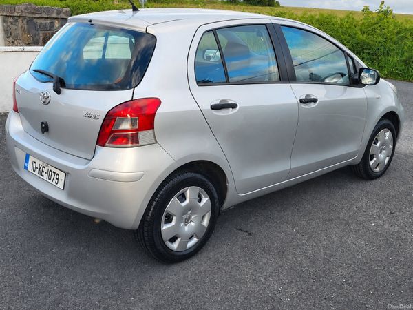 Toyota Yaris Hatchback, Petrol, 2010, Silver