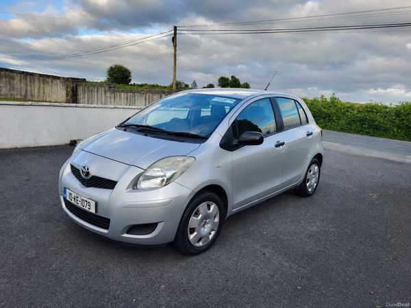 Toyota Yaris Hatchback, Petrol, 2010, Silver