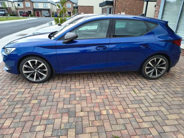 SEAT Leon Hatchback, Petrol, 2020, Blue