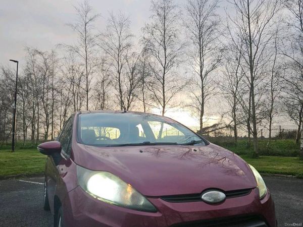 Ford Fiesta Hatchback, Petrol, 2009, Red
