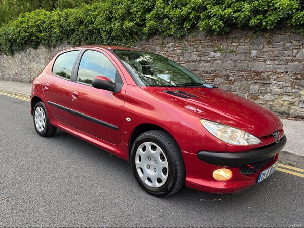 Peugeot 206 Hatchback, Petrol, 2005, Red