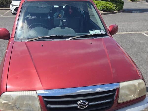 Suzuki Grand Vitara SUV, Petrol, 2005, Red
