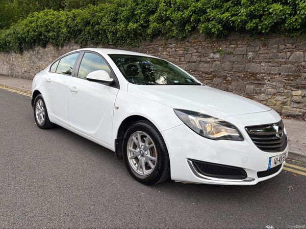 Opel Insignia Saloon, Diesel, 2014, White