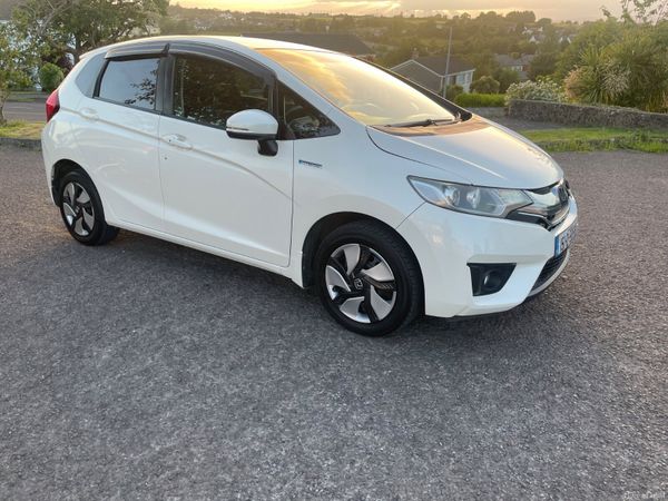 Honda Fit Hatchback, Petrol Hybrid, 2015, White