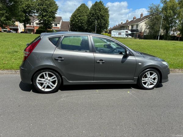 Hyundai i30 Hatchback, Diesel, 2010, Grey