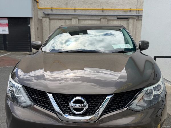 Nissan Qashqai Hatchback, Diesel, 2015, Brown