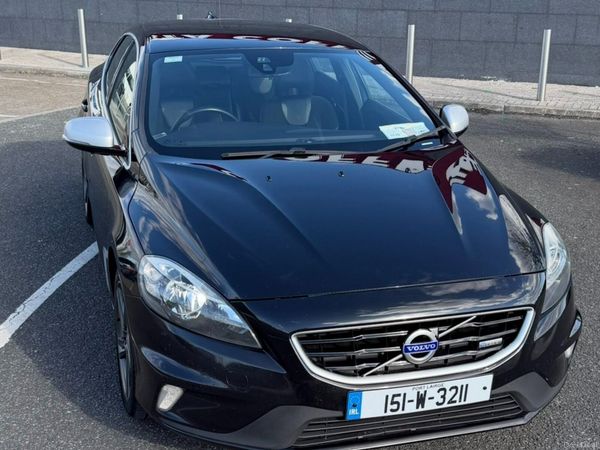 Volvo V40 Hatchback, Diesel, 2015, Black