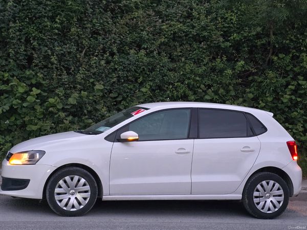 Volkswagen Polo Hatchback, Petrol, 2014, White