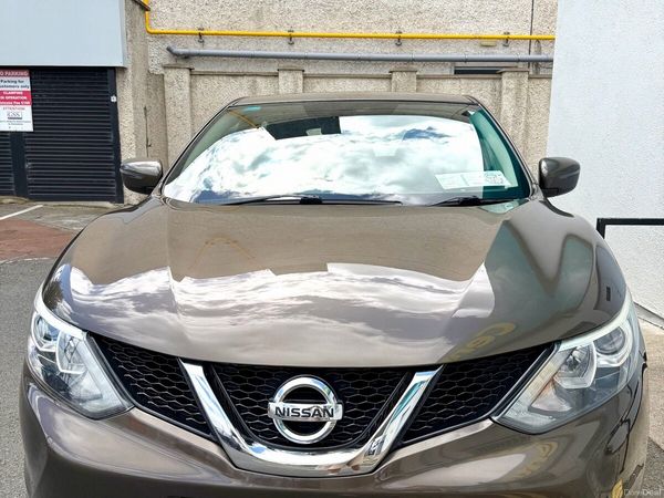 Nissan Qashqai Hatchback, Diesel, 2015, Brown