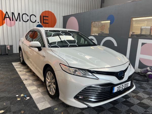 Toyota Camry Saloon, Petrol, 2020, White
