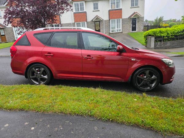Kia Ceed Estate, Diesel, 2010, Red