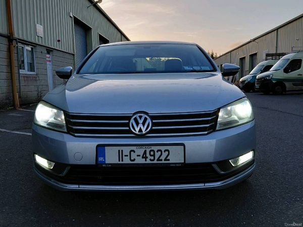 Volkswagen Passat Saloon, Diesel, 2011, Silver