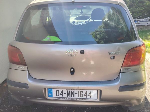 Toyota Yaris Hatchback, Petrol, 2004, Grey