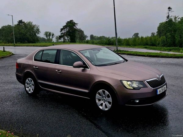 Skoda Superb Hatchback, Diesel, 2014, Purple