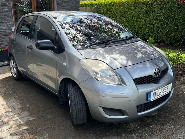 Toyota Yaris Hatchback, Petrol, 2010, Silver