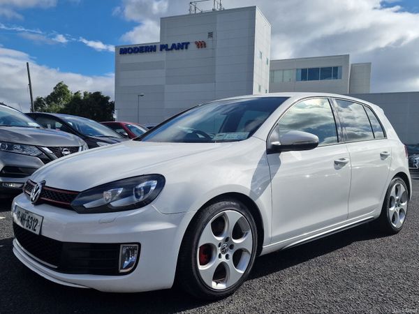 Volkswagen Golf Hatchback, Petrol, 2012, White