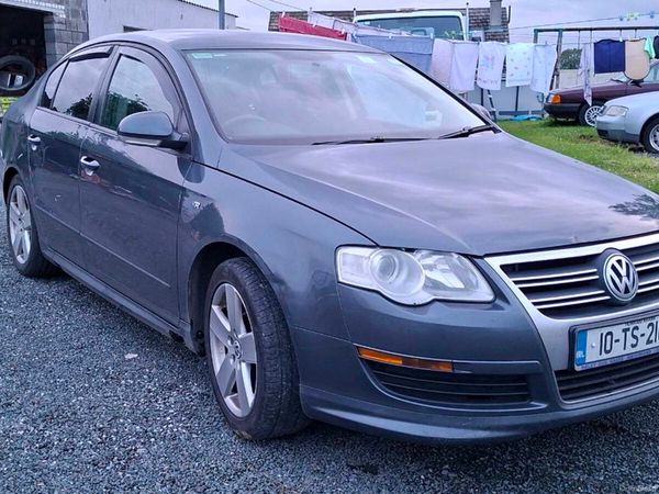Volkswagen Passat Saloon, Diesel, 2010, Grey