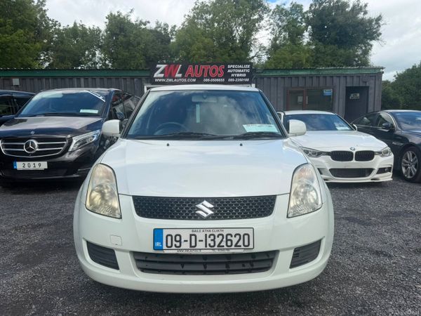 Suzuki Swift Hatchback, Petrol, 2009, White