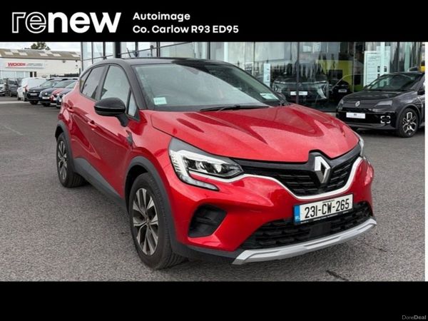Renault Captur Hatchback, Petrol, 2023, Red