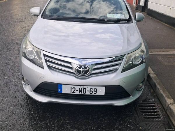 Toyota Avensis Saloon, Diesel, 2012, Silver