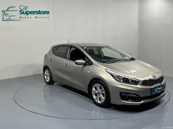 Kia Ceed Hatchback, Diesel, 2016, Silver