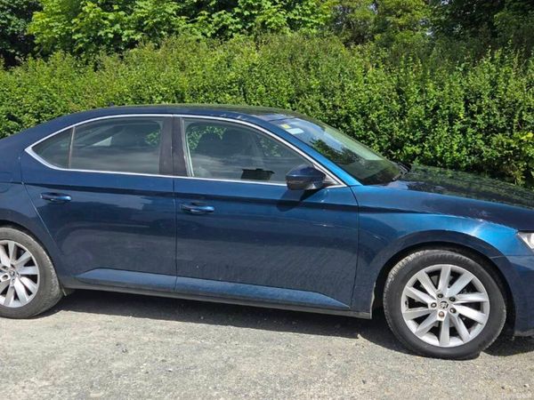 Skoda Superb Hatchback, Diesel, 2017, Blue