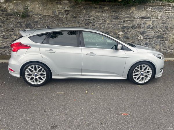 Ford Focus Hatchback, Petrol, 2015, Silver