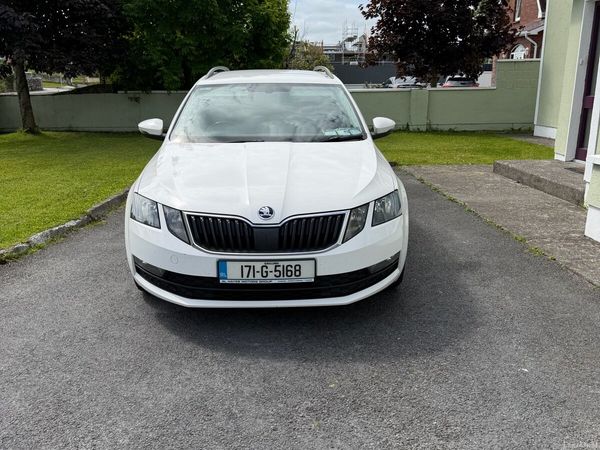 Skoda Octavia Estate, Diesel, 2017, White
