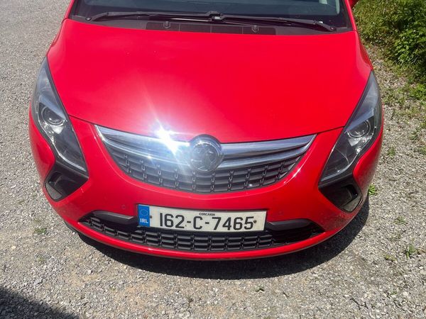 Vauxhall Zafira MPV, Diesel, 2016, Red