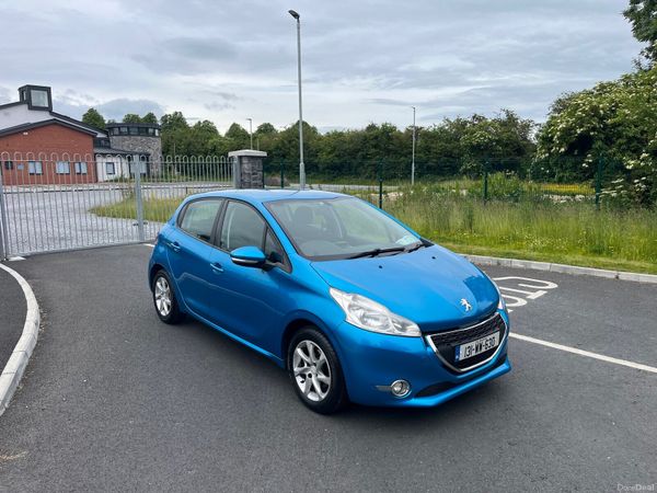 Peugeot 208 Hatchback, Petrol, 2013, Blue