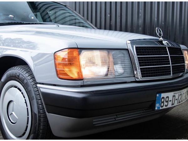Mercedes-Benz 190 Saloon, Petrol, 1989, Grey