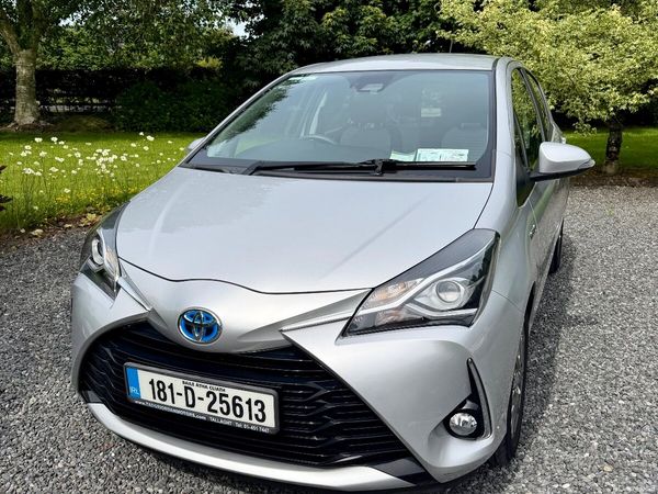 Toyota Yaris MPV, Petrol Hybrid, 2018, Grey