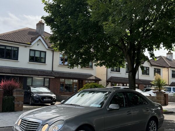 Mercedes-Benz E-Class Saloon, Diesel, 2009, Silver