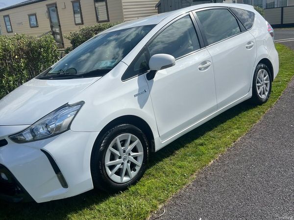 Toyota Prius Hatchback, Petrol Hybrid, 2016, White