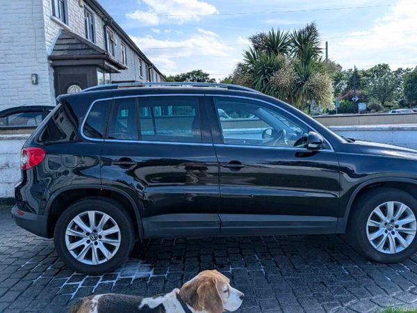 Volkswagen Tiguan SUV, Diesel, 2009, Black