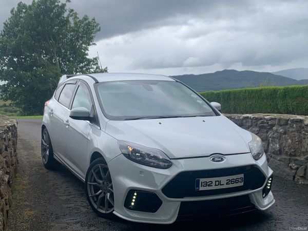 Ford Focus Hatchback, Petrol, 2013, White