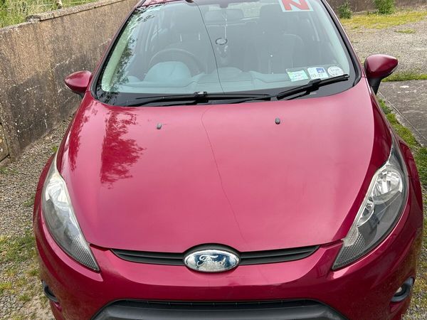 Ford Fiesta Hatchback, Petrol, 2010, Red