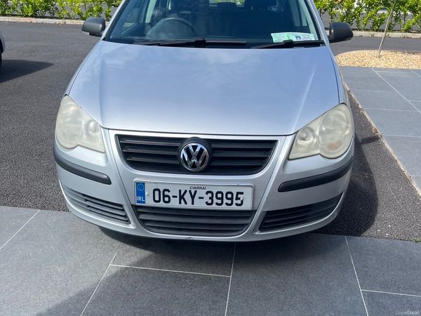 Volkswagen Polo Hatchback, Petrol, 2006, Silver