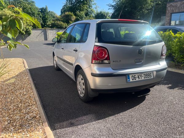 Volkswagen Polo Hatchback, Petrol, 2006, Silver