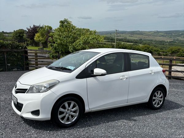 Toyota Yaris Hatchback, Diesel, 2013, White
