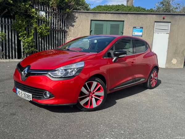 Renault Clio Hatchback, Petrol, 2014, Red