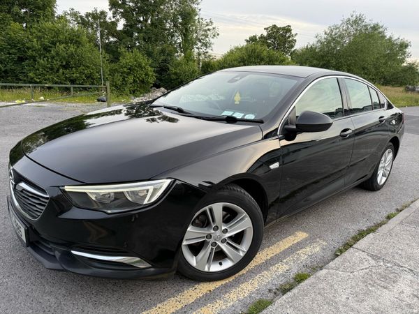 Opel Insignia Hatchback, Diesel, 2021, Black