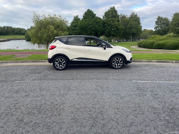 Renault Captur Hatchback, Diesel, 2015, Yellow
